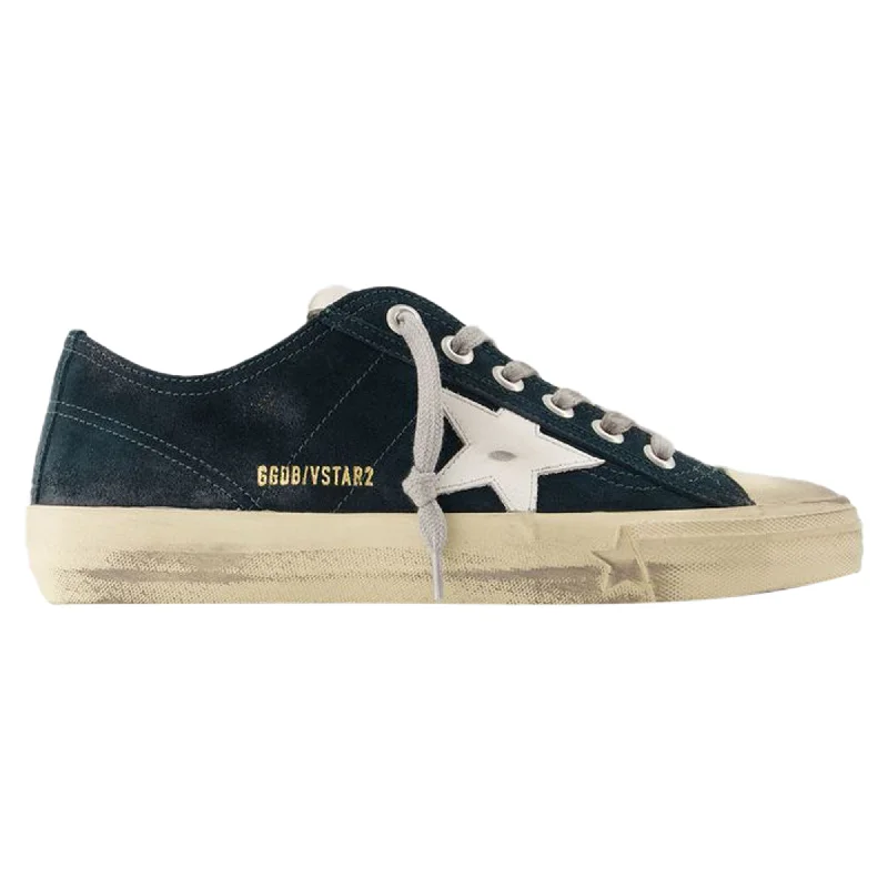 Fashion Forward V-Star 2 Sneakers - Golden Goose Deluxe Brand - Leather - Green