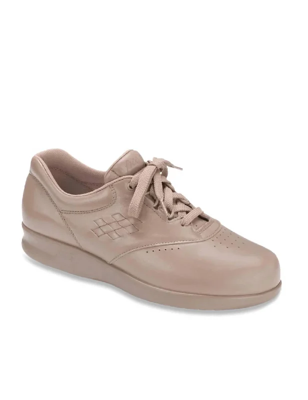 Casual Women's Flats Women's Free Time Walking Shoe - Medium In Mocha