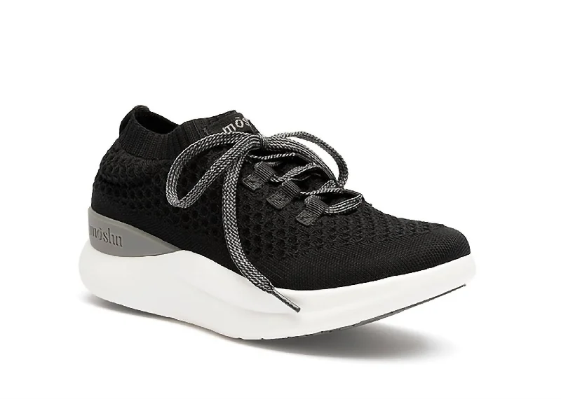 Unleash Your Trendy Side Women's Moshn Vigor Shoe In Black