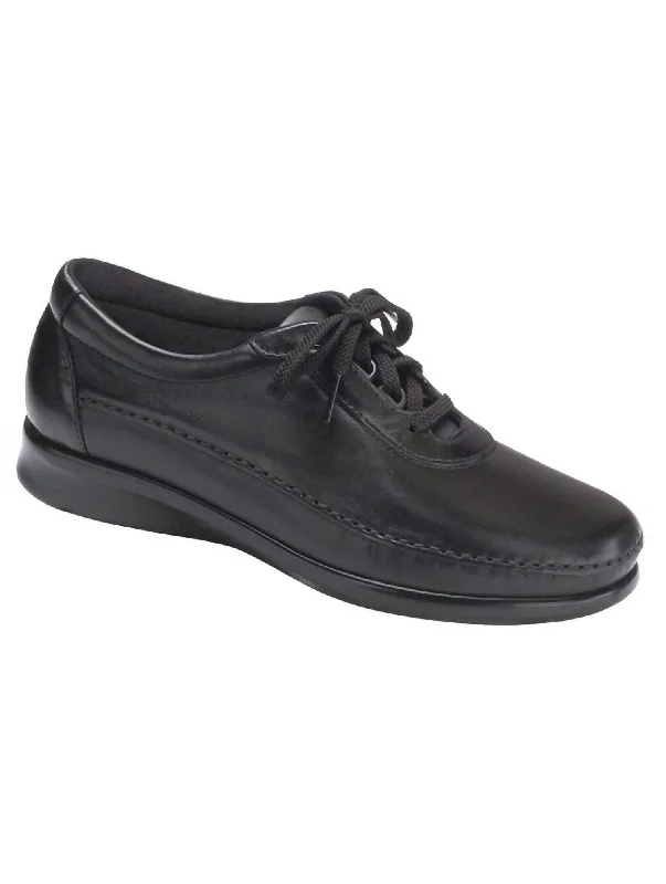 Trendy Women's Shoes Women's Traveler Athletic Lace Up Shoe - Medium In Black