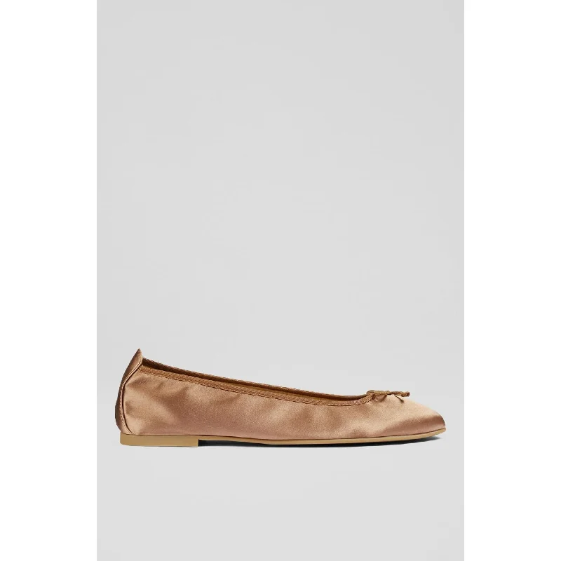 End-Of-Season Clearance TRILLY FLATS
