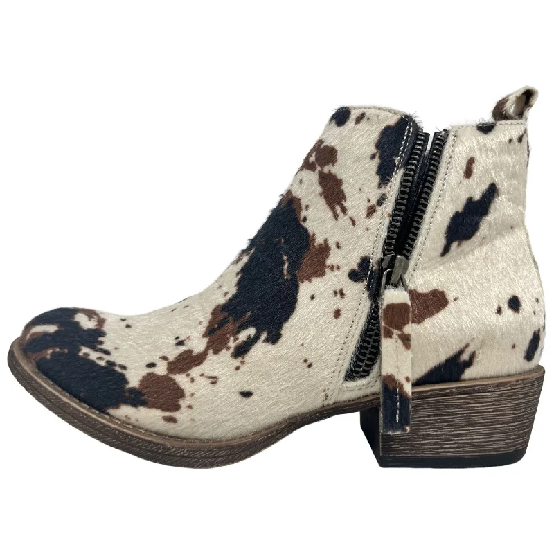 Fresh Styles, Fresh Deals Very G Women's Cow Chisel Bootie