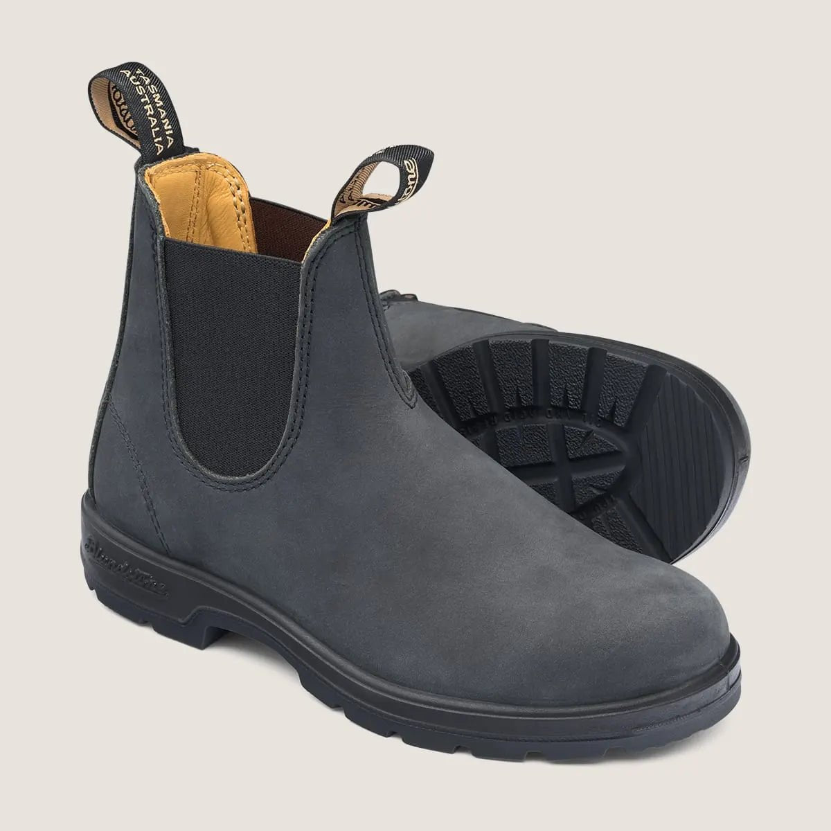 Discover Now Blundstone Unisex 587 Classics - Rustic Black