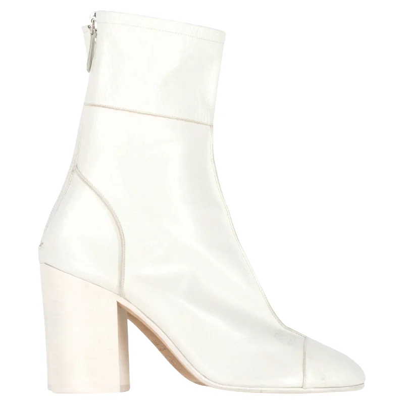 Flash Sale Online Chanel CC Low Heel Ankle Boots in White Leather