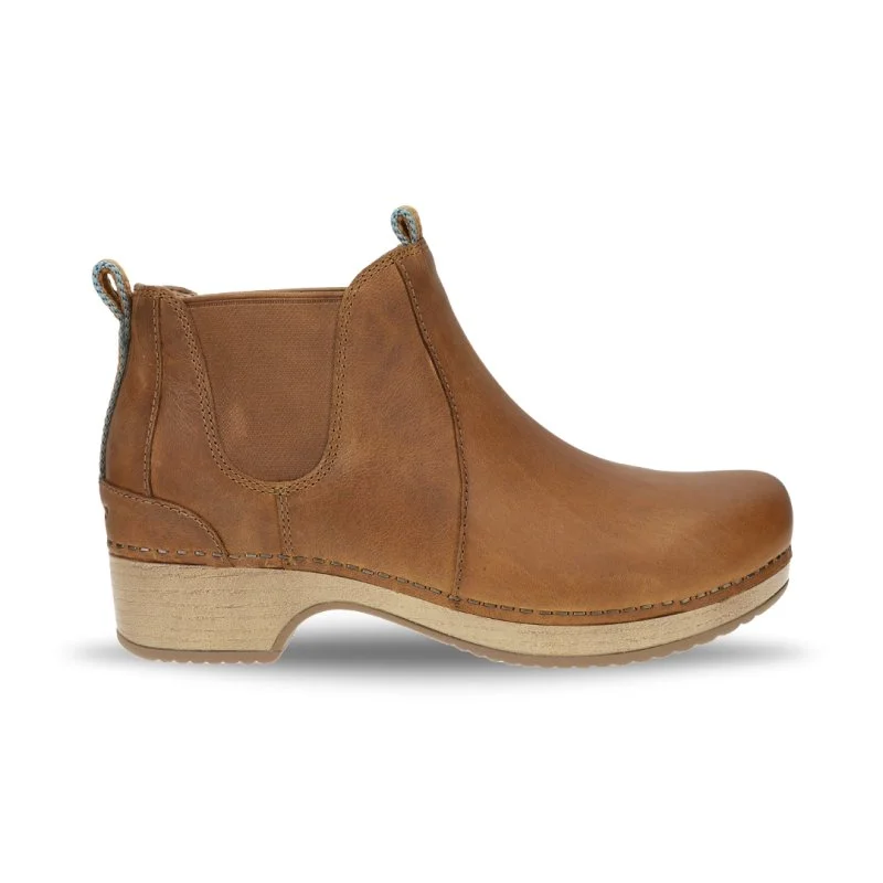 Must-Have Shoe Styles Dansko Women's Becka - Tan Oiled Pull Up
