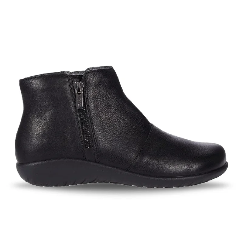 Comfortable Flats Naot Women's Wanaka - Black Soft Leather