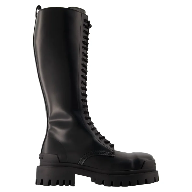 Dive Into Trendy Styles Strike L20 Boots - Balenciaga - Leather - Black