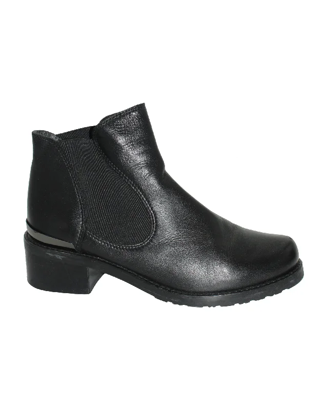 Don't Miss Out Stuart Weitzman Ankle Boots in Black Leather
