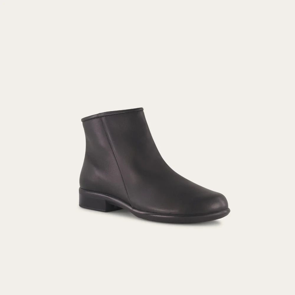 Trendy Flats Sale Naot Norther