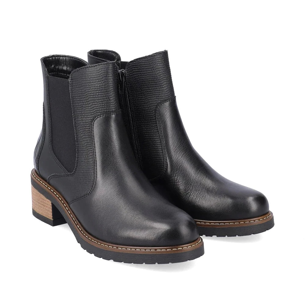 Sleek Versatile Footwear Remonte Aida 71