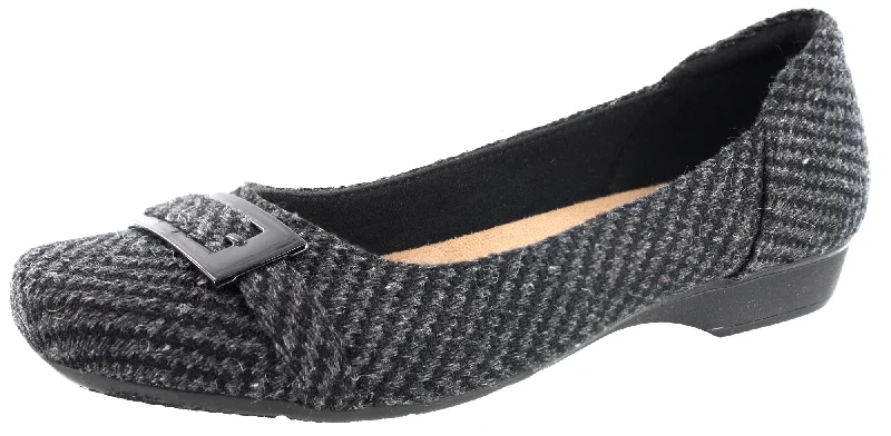 Save Big Clarks Womens Blanche West Dress Flats with Arch Support