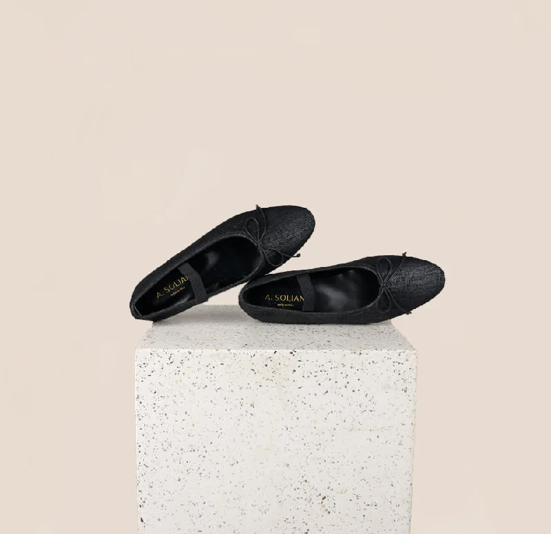 Fashionable Women's Sneakers Como Strap - Black Twill
