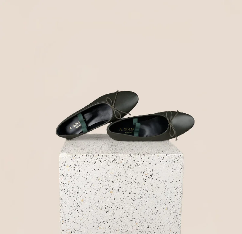 Women's Durable Footwear Como Strap - Olive Leather
