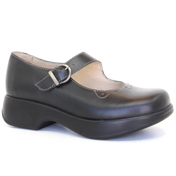 Essentials On Sale Dromedaris Women's Selma Shoes