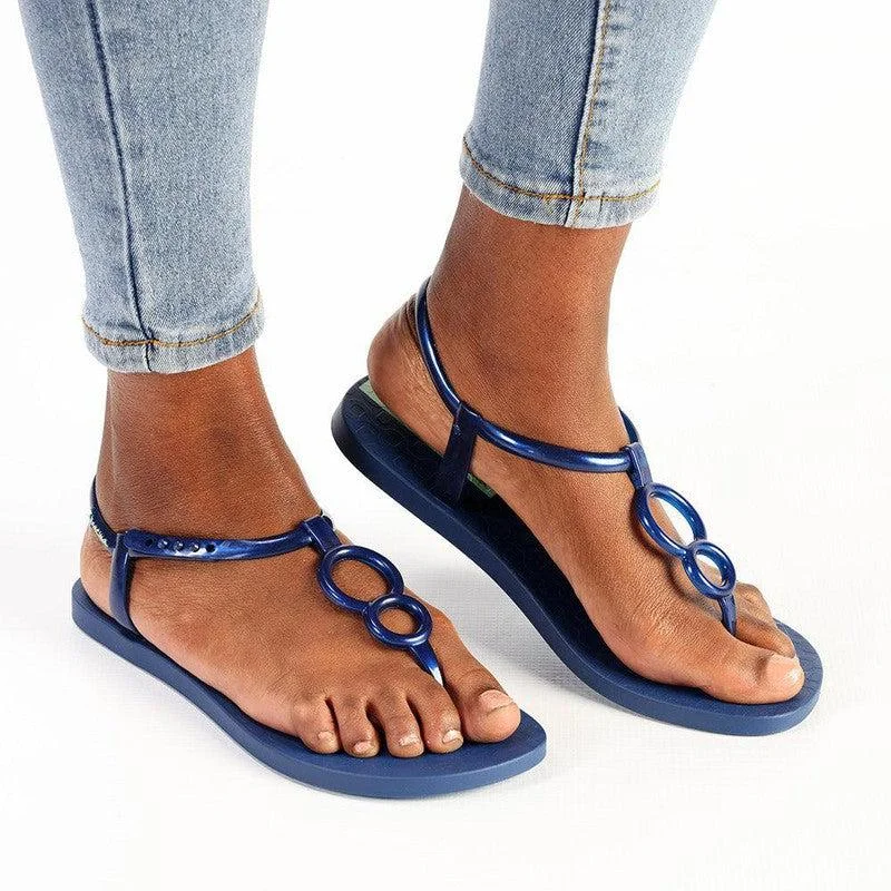 Streetwear-Inspired Footwear Ipanema Eden Modern Thong Sandals - Blue